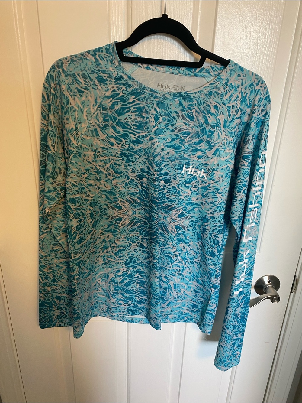 Huk Blue Aqua Wave-Print Long Sleeve Performance Top
